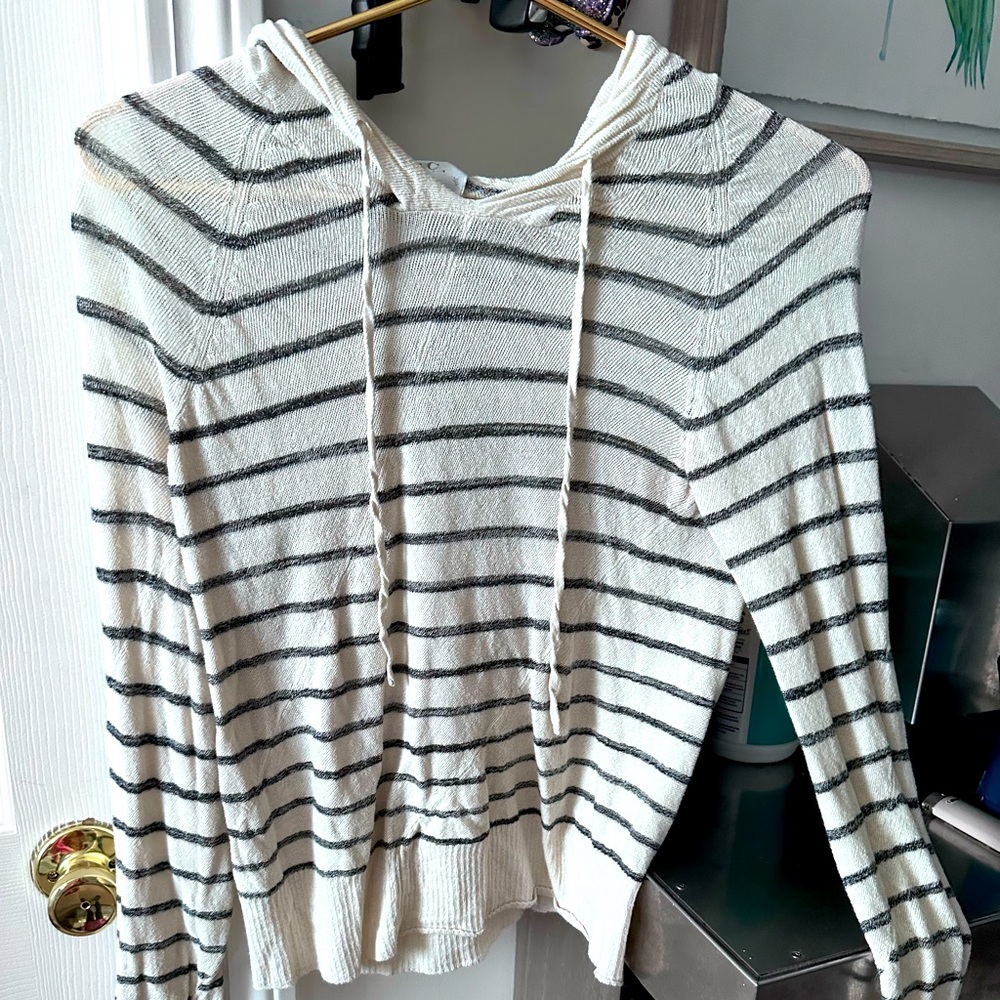 Hooded striped long sleeve size medium